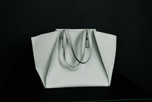 Misses Gray’s Tote