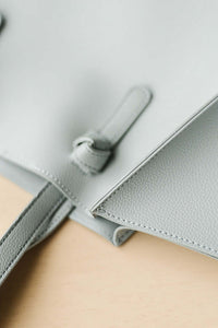Misses Gray’s Tote